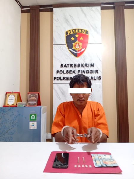 Polsek Pinggir Ungkap Peredaran Sabu, Satu Tersangka Diamankan dengan Barang Bukti 5 Paket Sabu*