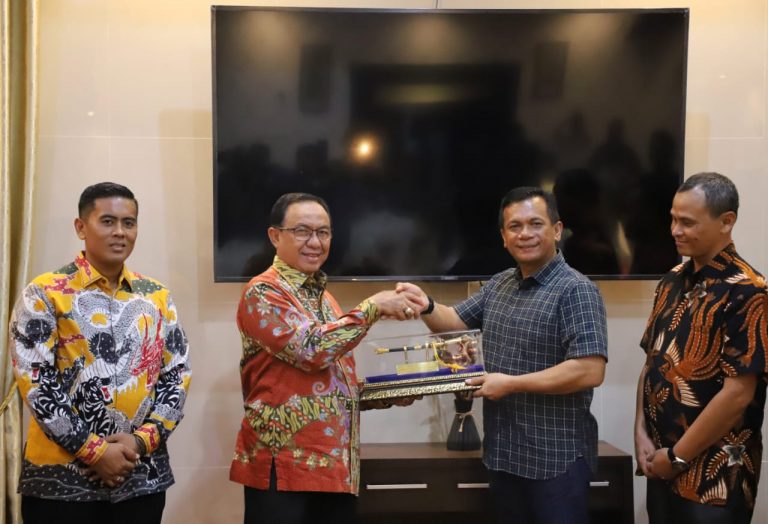 Bupati Inhil HM Wardan Sambut Kedatangan Danlanal Dumai