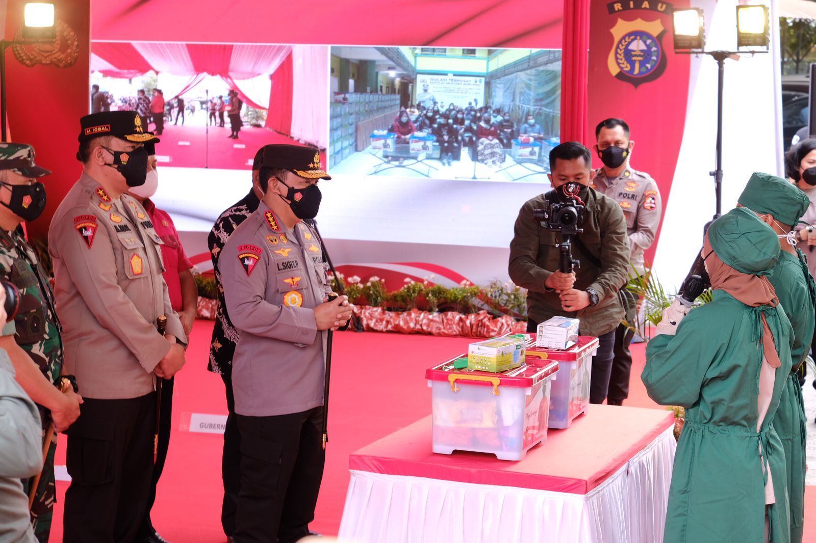 Kapolri Jenderal Listyo Sigit Kunjungi Isolasi Terpadu Asrama Haji Pekanbaru : Pelayanan dan Sarana Sangat Baik