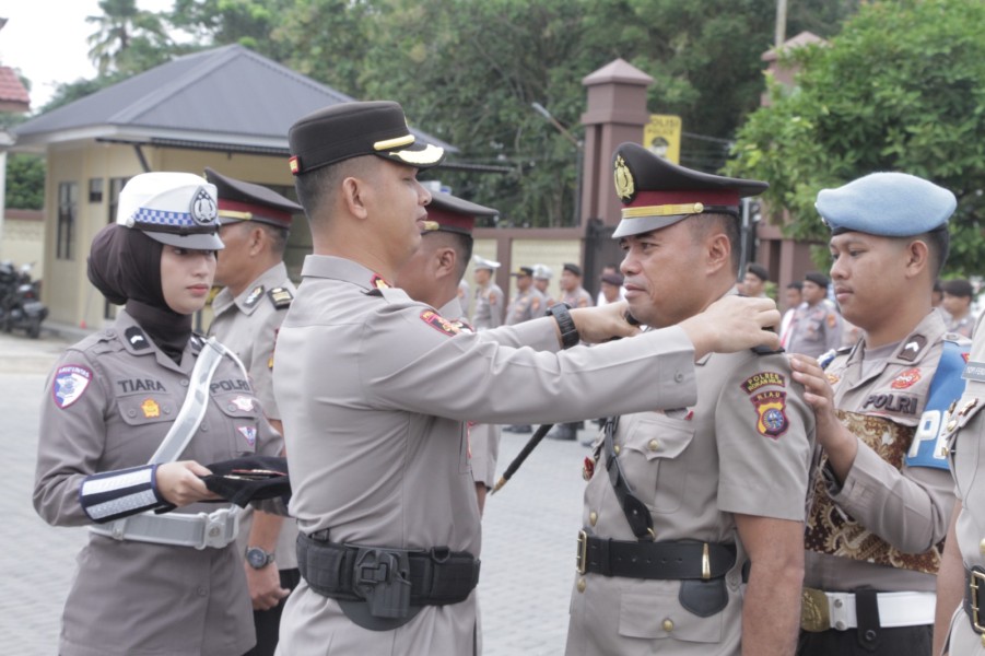 Kasat Binmas Polres Inhu dan Kapolsek Peranap Dirotasi