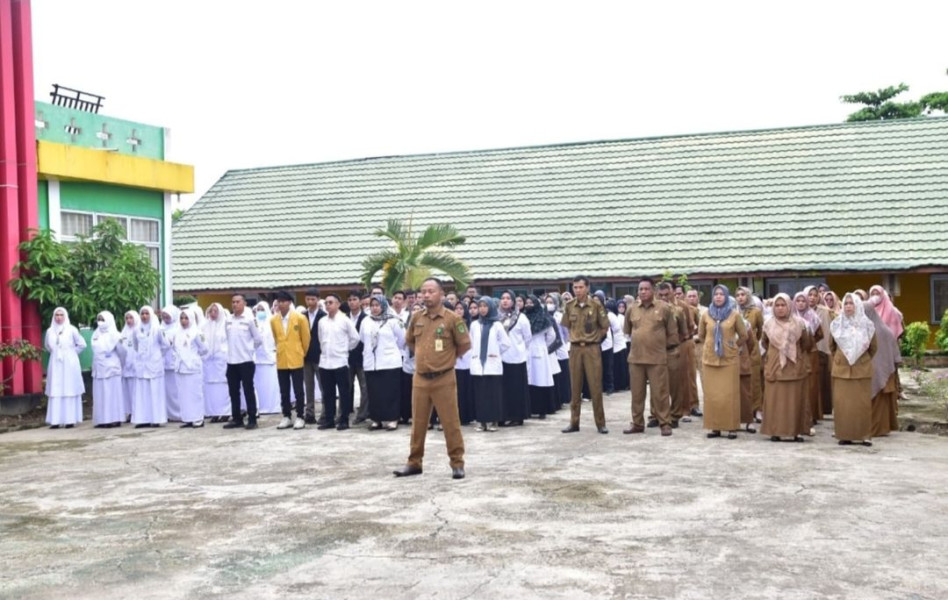 Peringatan Upacara HKN Ke-60 di Dinas Kesehatan Kabupaten Indragiri Hilir Tahun 2024