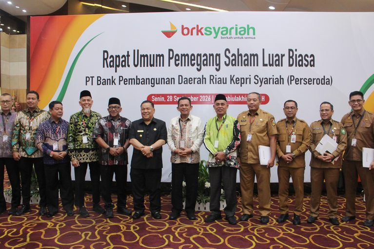 Bupati Herman Hadiri RUPS-LB Bank Riau Kepri Syariah