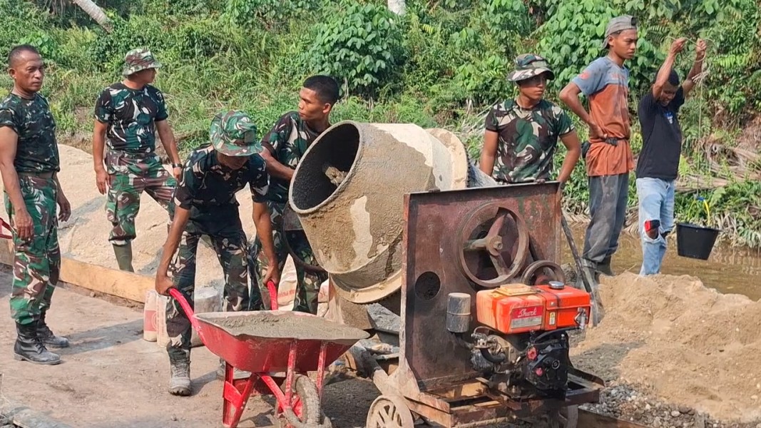 TMMD ke-130 Desa Kuala Lemang: Kodim 0314/Inhil dan Masyarakat Gotong Royong Bangun Jalan 1 KM