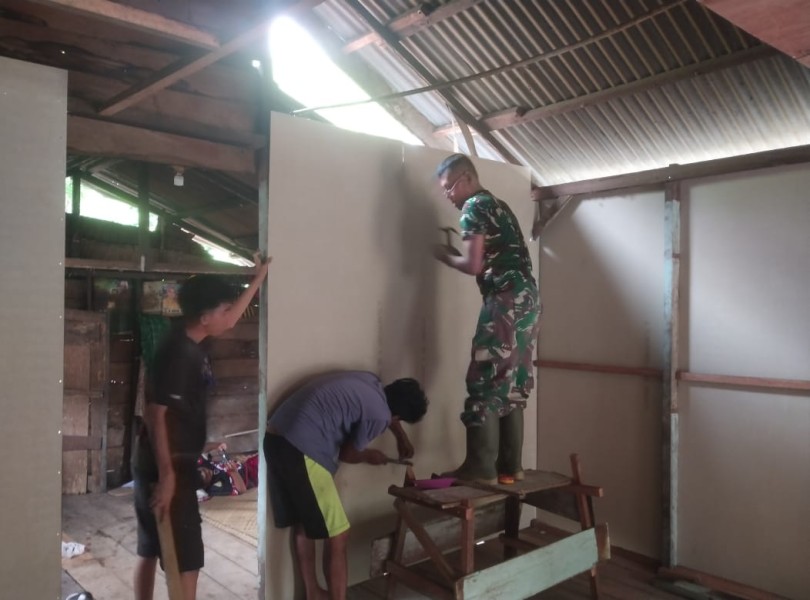 Sinergi TNI dan Rakyat, Kodim 0314/Inhil Targetkan RTLH Desa Kuala Lemang Selesai Tepat Waktu