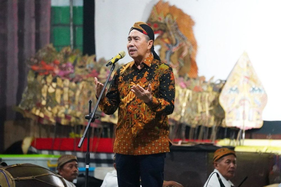 Saksikan Wayang Kulit di Inhu, Gubri Bahas Pembangunan Berkelanjutan