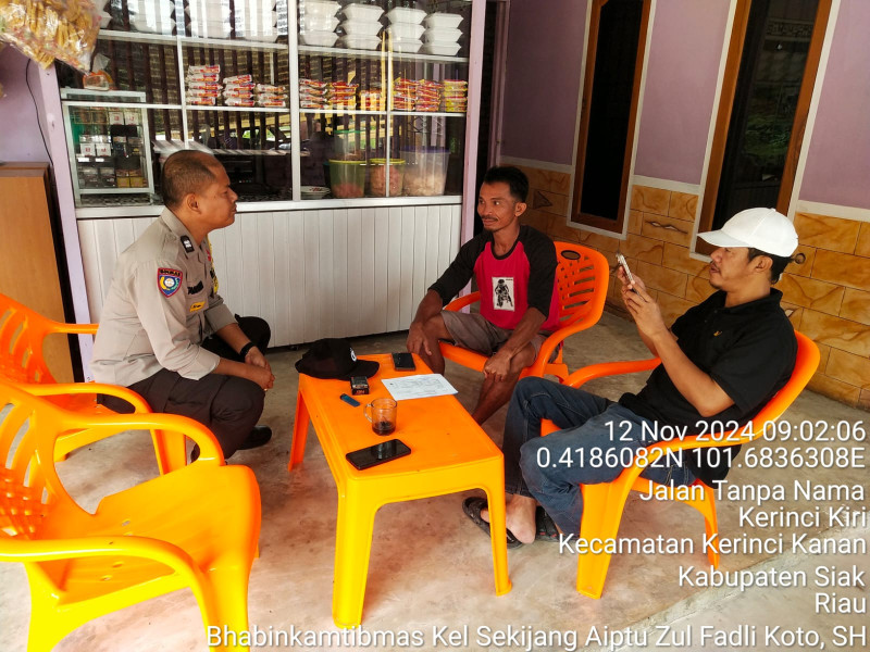 Pilkada yang Damai, Bhabinkamtibmas Polsek Bandar Sei Kijang Sambang Warga Menjelang Pilkada 2024