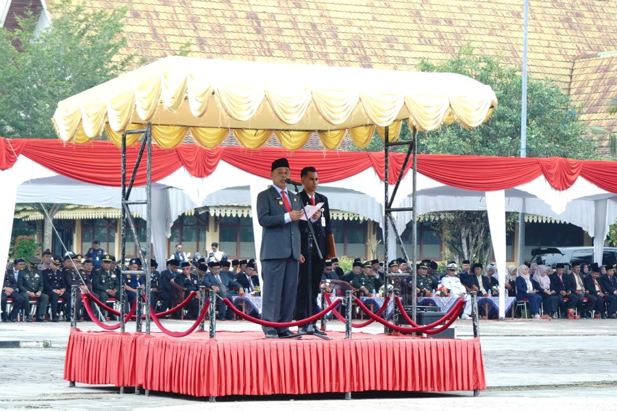 Bupati Inhil H. Herman Pimpin Upacara Hari Lahir Pancasila 2025 di Halaman Kantor Bupati