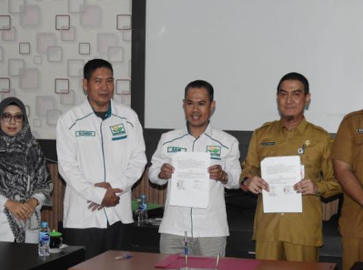 Upaya Tingkatkan Mutu Pendidikan melalui Akreditasi Sekolah, Kadisdik Bengkalis Jalin MoU dengan BAN-PDM Provinsi Riau