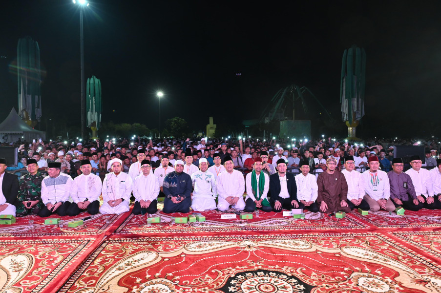 Abdul Wahid Hadiri Tabliq Akbar dan Riau Berzikir yang Diisi Ceramah Oleh Ustaz Abdul Somad dan Ustaz Das’ad