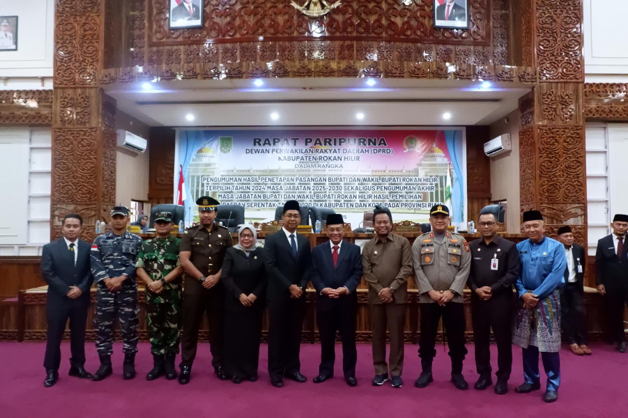 Kapolres Rohil Hadiri Paripurna Penetapan Bupati dan Wakil Bupati Periode 2025 - 2030