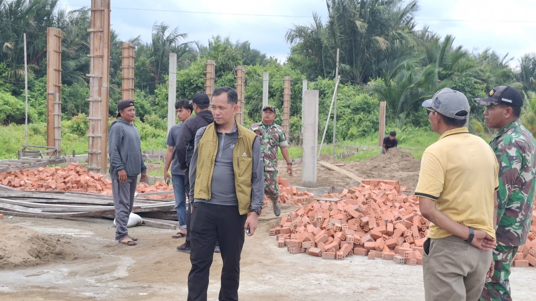 Dandim 0314/Inhil Tinjau Progres Pembangunan KDKMP di Wilayah Perairan Gaung