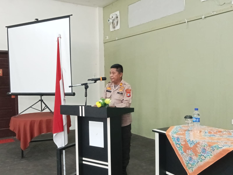 Jadi Narasumber Forum Pelatihan RT dan RW,Kapolsek Kuindra Ajak Jaga Ketertiban Lingkungan