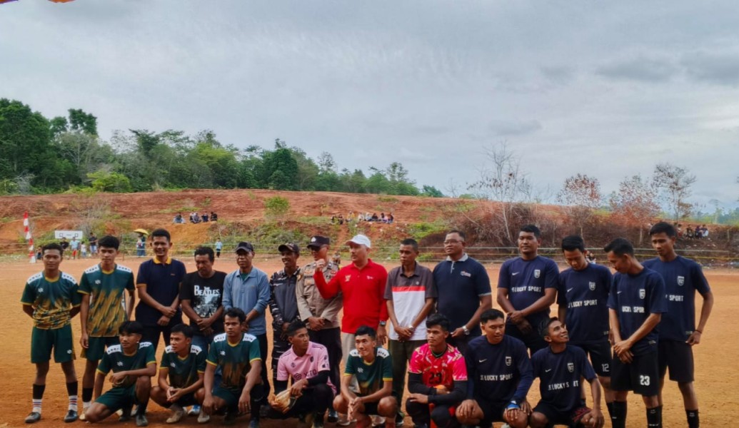 Turnamen Mini Soccer Desa Penuba Timur Ditutup dengan Meriah.