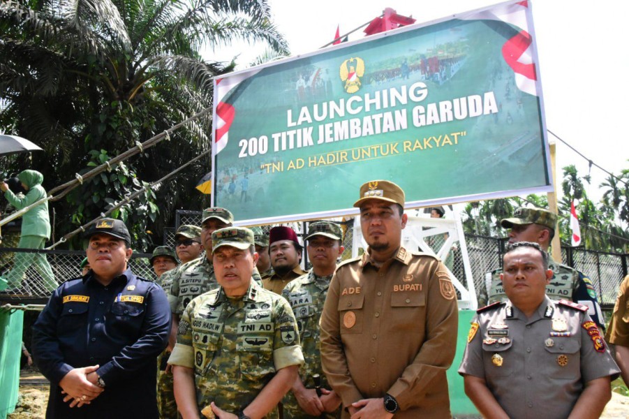 Pangdam XIX/Tuanku Tambusai Resmikan Jembatan Garuda di Desa Ringin Kabupaten Inhu