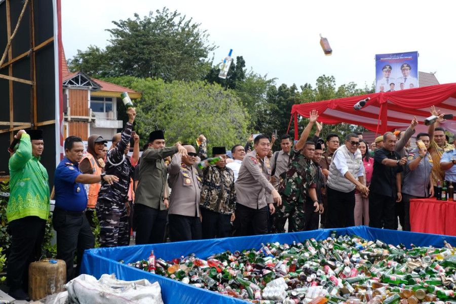 Jelang Ramadan, Polda Riau Musnahkan Miras dan Narkoba hingga Knalpot Brong