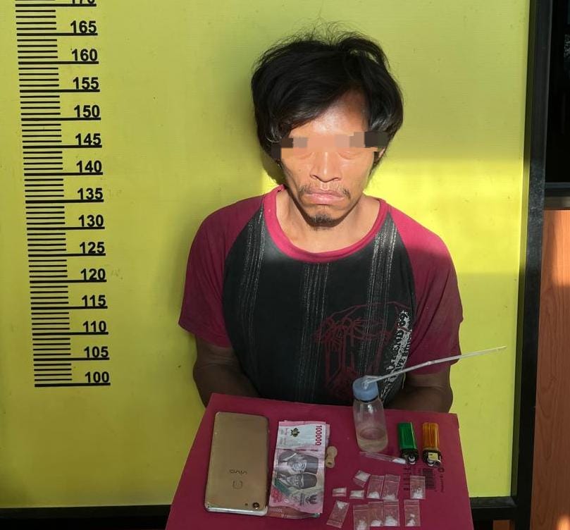 Polsek Pasir Penyu Gerebek Rumah di Kelurahan Sekar Mawar, 11 Paket Narkoba Disita