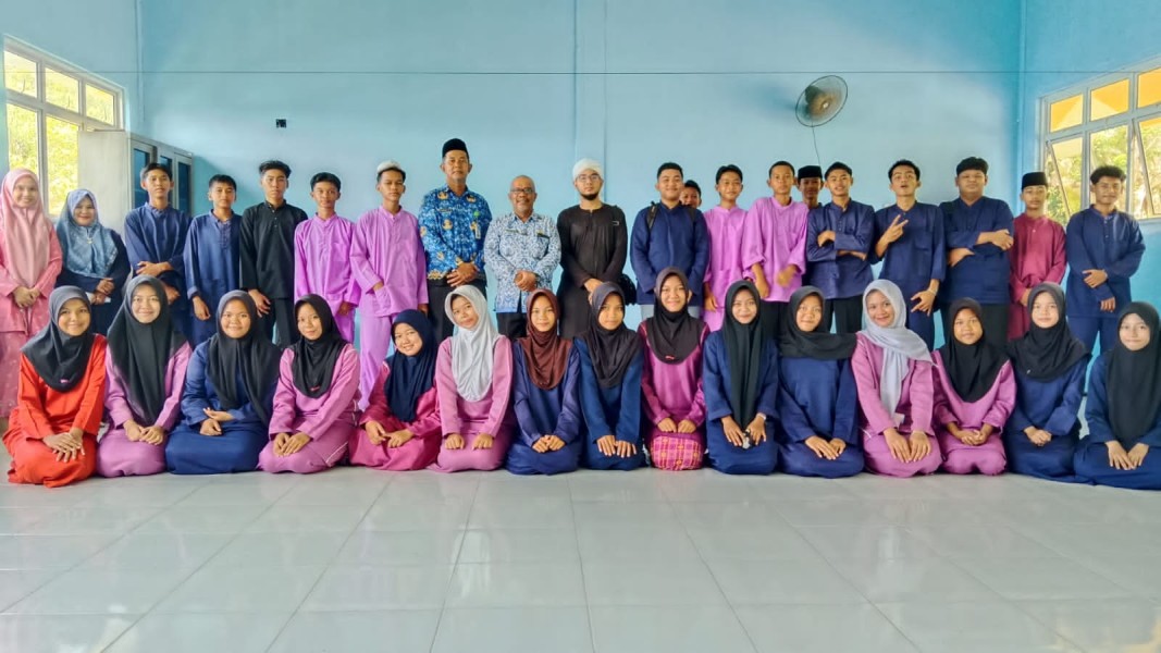 SMAN 1 Selayar Gelar Kegiatan Ekstrakurikuler Keagamaan dengan Tema Keterlibatan Pemuda Memakmurkan Masjid.