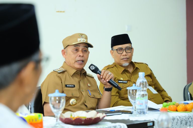 Bupati Inhil Pimpin Rapat Percepatan Pembangunan Islamic Center Tembilahan