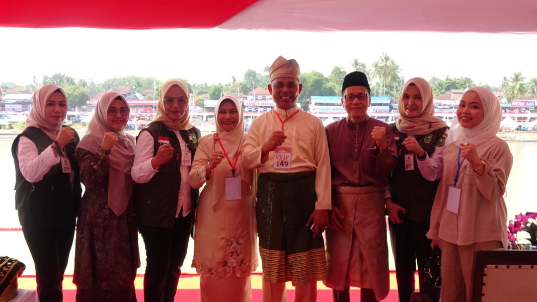 Di Tepian Narosa, Bupati Herman Saksikan Peresmian Festival Paju Jalur 2025