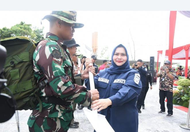 Desa Sebangar Jadi Lokus Pelaksanaan TMMD, Bupati Kasmarni Minta Warga Ikut Wujudkan Akselerasi Pembangunan Desa