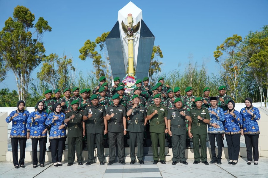 Peringati HUT ke-67 Korem 031/WB, Kodim 0314/Inhil Laksanakan Ziarah Rombongan