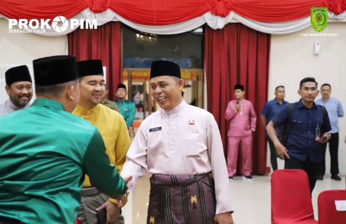 Bupati H. Herman Hadiri Malam Resepsi Milad Riau ke-68 Bersama Menteri Kebudayaan RI
