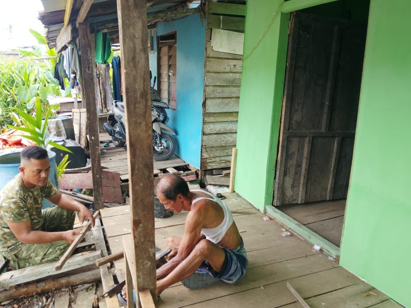 Dari Dinding hingga Teras, Satgas TMMD Kodim 0314/Inhil Terus Wujudkan Hunian Layak Bagi Masyarakat