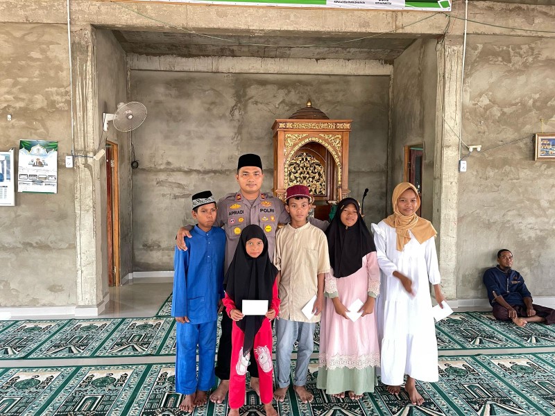 Ramadan Penuh Berkah, Polsek Concong Wujudkan Kepedulian melalui Bakti Sosial