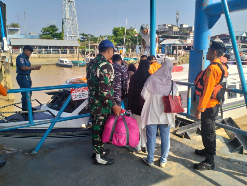 Selama Nataru, Personel Kodim 0314/Inhil Bersama Tim Gabungan Intensifkan Pengamanan di Pelabuhan Pelindo Tembilahan