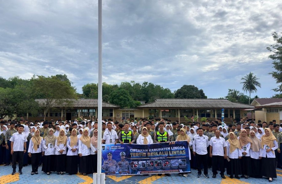 Edukasi Sejak Dini, Satlantas Polres Lingga Tanamkan Disiplin Berlalu Lintas di Kalangan Pelajar.