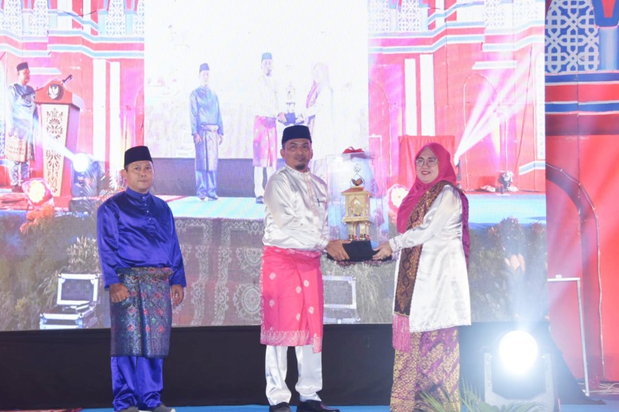 Buka MTQ ke-21 Pinggir, Bupati Kasmarni berpesan, 