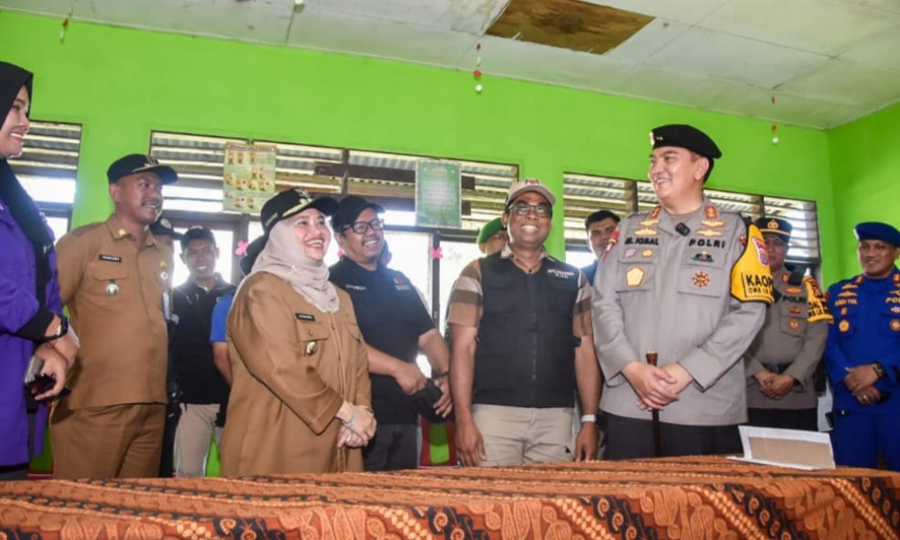 Bupati Kasmarni Bersama Kapolres Bengkalis Dampingi Kunjungan Kapolda Riau Tinjau Kesiapan TPS di Rupat