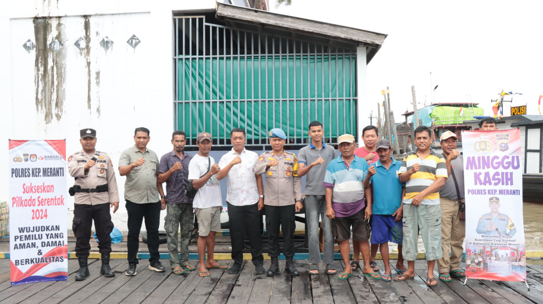 Cooling System dan Minggu Kasih Polres Kep Meranti Sambangi Pekerja Buruh Angkutan Pelabuhan Ajak Jaga Kamtibmas