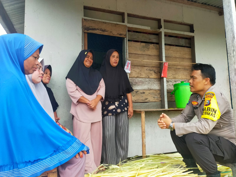 Aiptu Fredy Ajak Emak-Emak Tanjung Lajau Sukseskan Pilkada Serentak Riau 2024