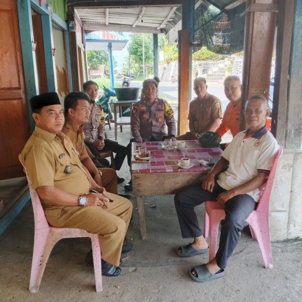 Kapolsubsektor, Babhinkamtibmas dan Kepala Desa Ngopi dan Sarapan Bareng, Pererat Silaturahmi.