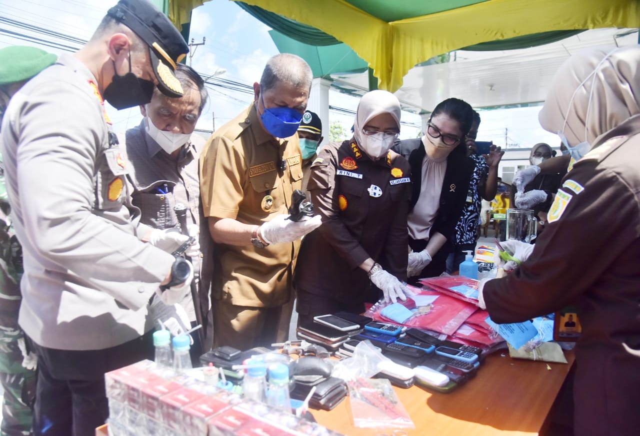 Wabup H Syamsuddin Uti Hadiri Pemusnahan Barang Bukti di Kejari Inhil