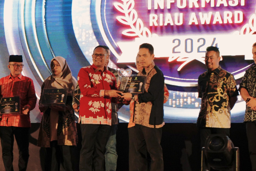 Pemkab Inhil Raih Penghargaan KI Riau Award 2024