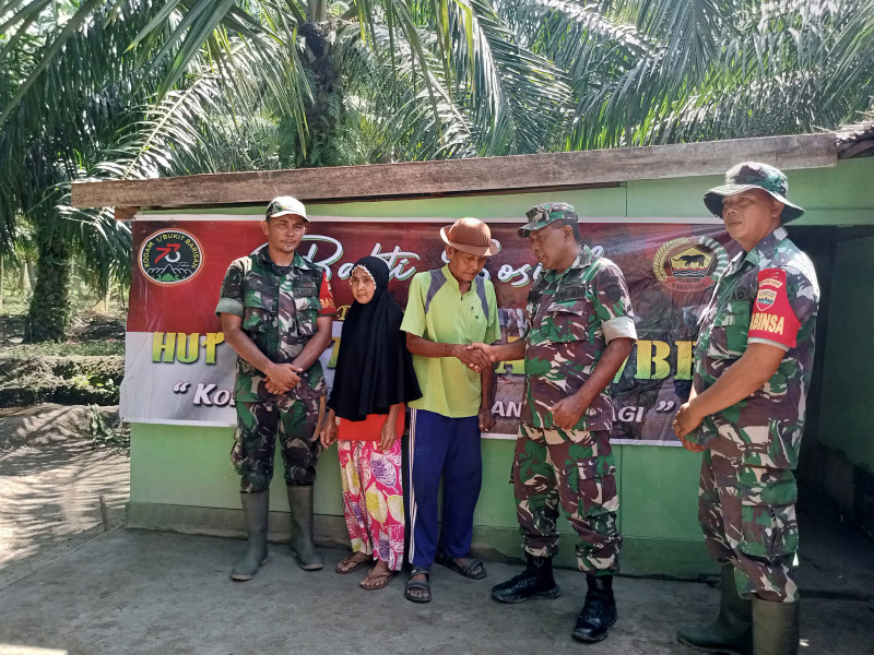 HUT ke-73 Kodam 1/BB, Kodim 0314/Inhil Serahkan Bantuan Pembangunan RTLH