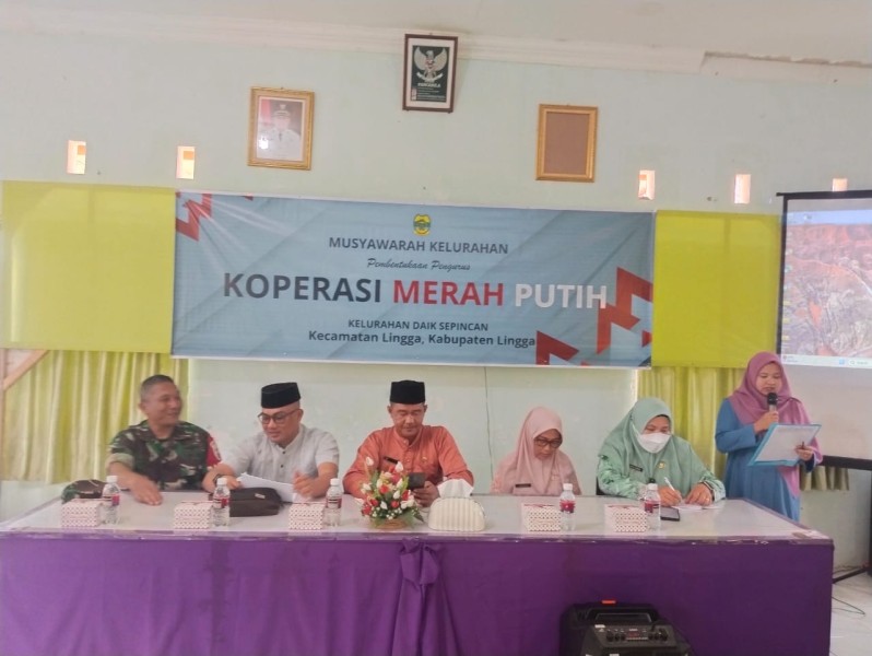 Serka S Hutauruk Babinsa Koramil 05 Daik Hadiri Rapat Pembentukan Pengurus Koperasi Merah Putih.