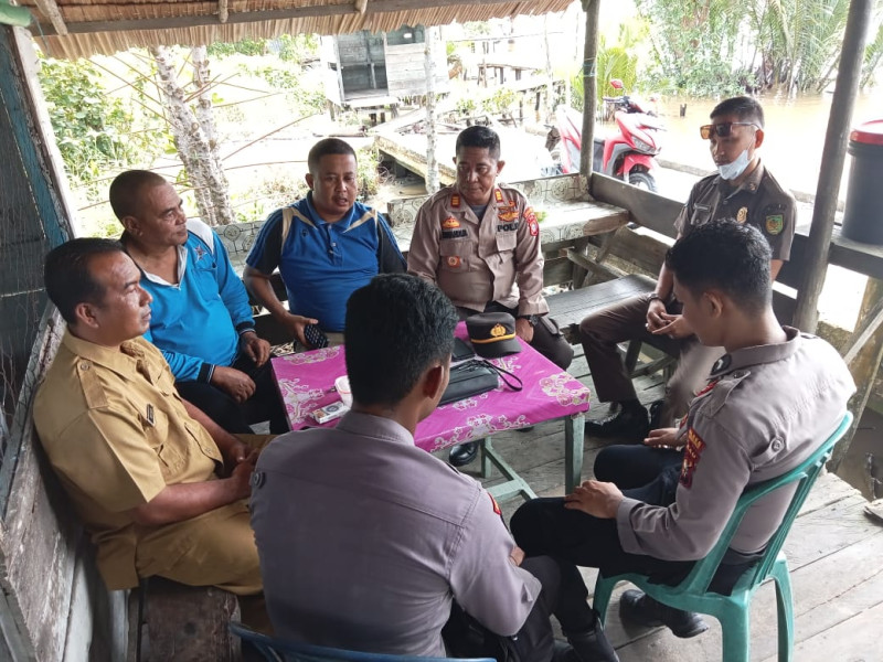 Silaturahmi Bersama Masyarakat Sapat, Kapolsek Kuindra Ajak Ciptakan Sitkamtibmas Yang Kondusif