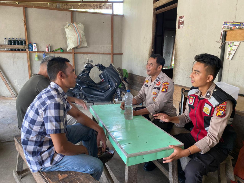 Patroli Dialogis, Personel Polsek Enok Rutin Ajak Warga Ciptakan Kamtibmas yang Kondusif