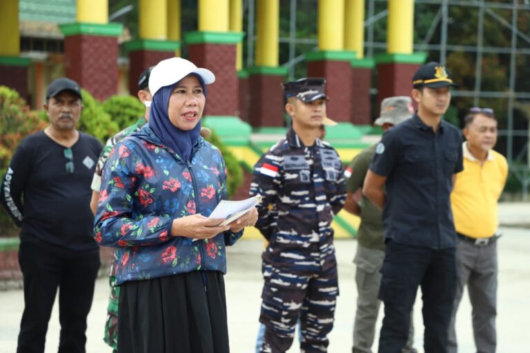 Wujudkan Lingkungan Bersih, Wabup Inhil Pimpin Aksi Gotong Royong Bersama