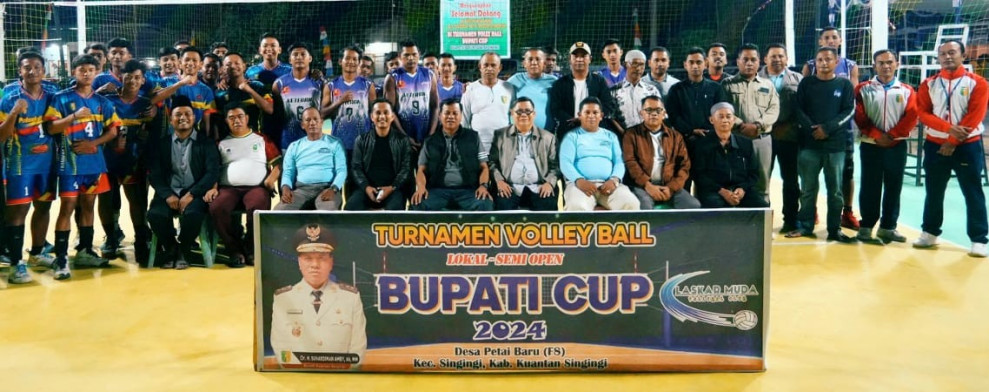 Buka Turnamen Voli Ball di Petai Baru, Bupati Kuansing: Gali Potensi Atlet Lokal