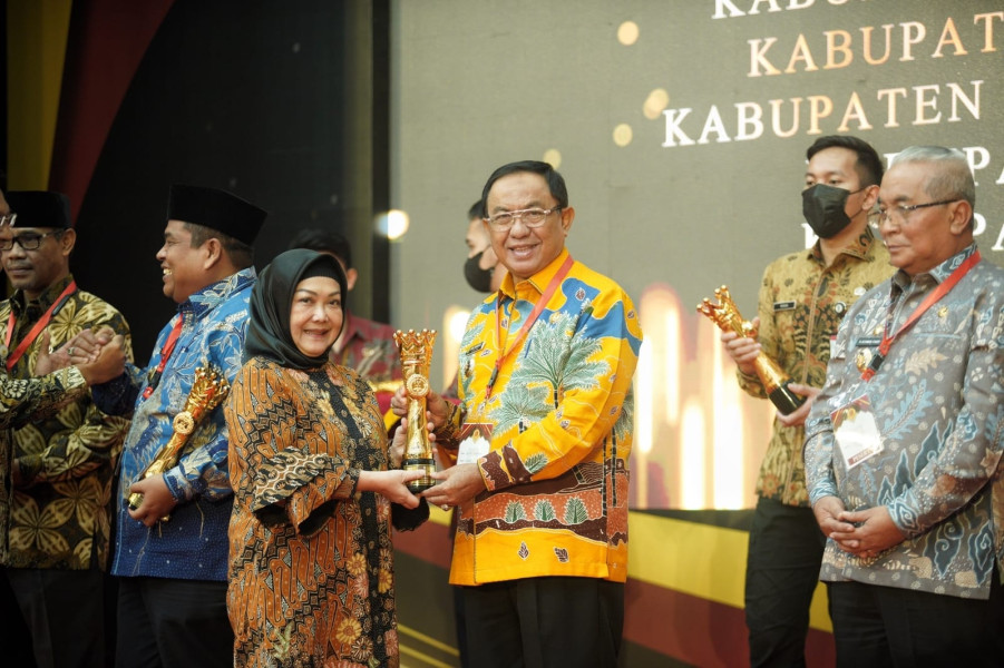 Era Kepemimpinan Wardan-SU, Pemkab Inhil Selalu Raih IGA Award dari Kementerian Dalam Negeri RI