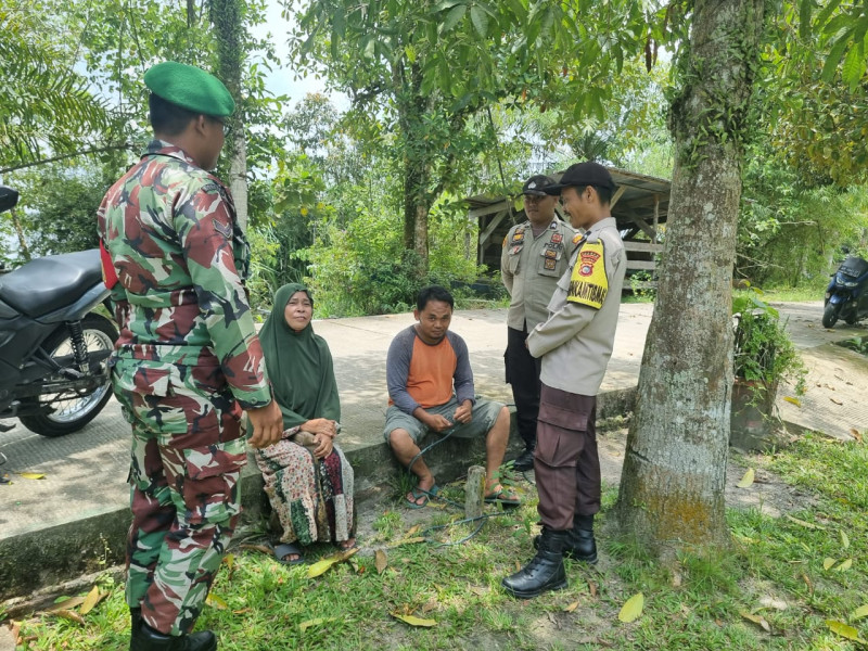 Bersama Masyarakat, Polri dan TNI di Teluk Meranti Ciptakan Kamtibmas Jelang Pilkada 2024