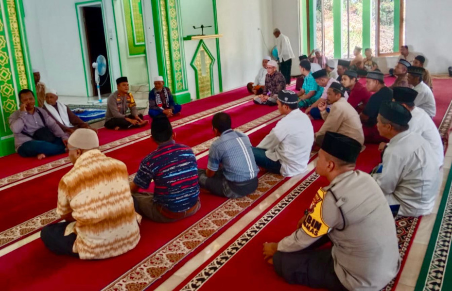 Gandeng Tokoh Agama, Kapolsek Tandun Sampaikan Pesan Kamtibmas Pilkada Aman