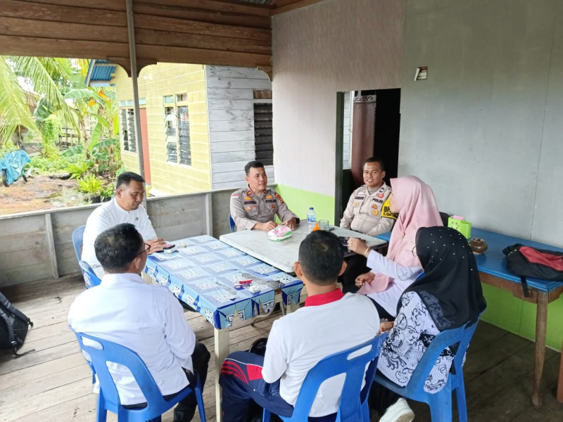 Jumpai Pengurus PGRI Rangsang Pesisir, Kapolsek: Jadikan Cooling System Ajang Silaturahmi