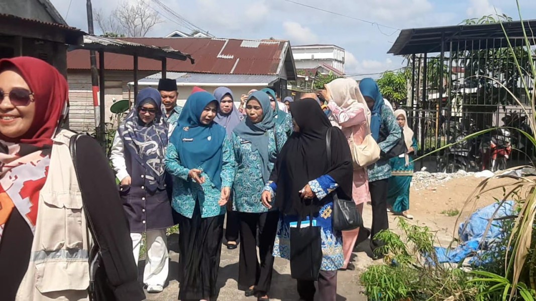 Ketua GINTAS Serahkan Bantuan untuk Anak Stunting & Keluarga Berisiko, Ajak Semua Pihak Perkuat Kepedulian