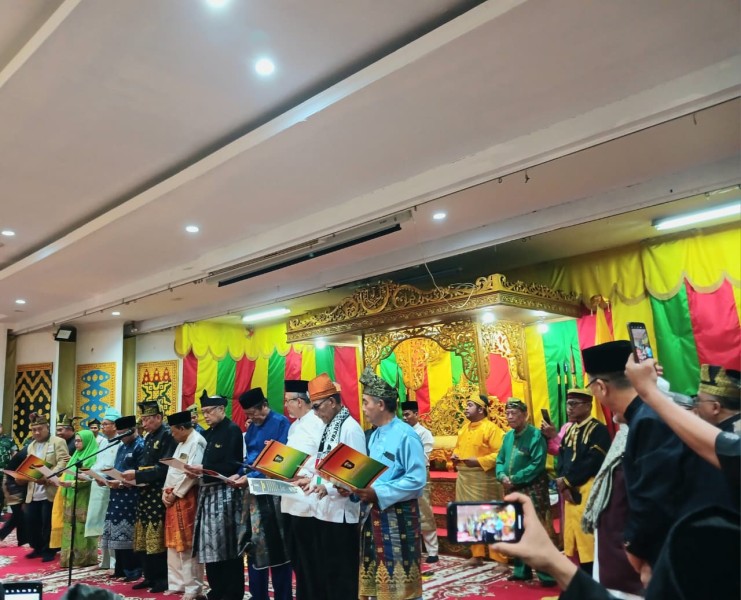 Hadiri Maklumat Akbar, Bupati Kasmarni Siap Dukung LAM-R Wujudkan Daerah Istimewa Riau