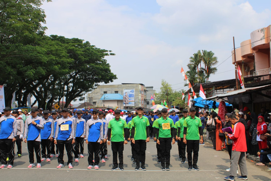 Kejari Inhu Turut Meriahkan Jalan Sehat HUT ke-78 RI